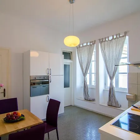 Apartamento Gardino 1881 *